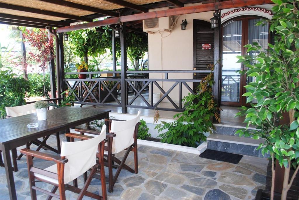 Pension Antonakis Ouranoupolis Greece Exterior foto